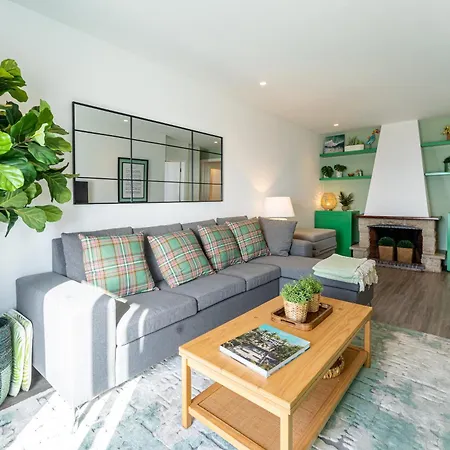 T2 Dina's Place アパート *