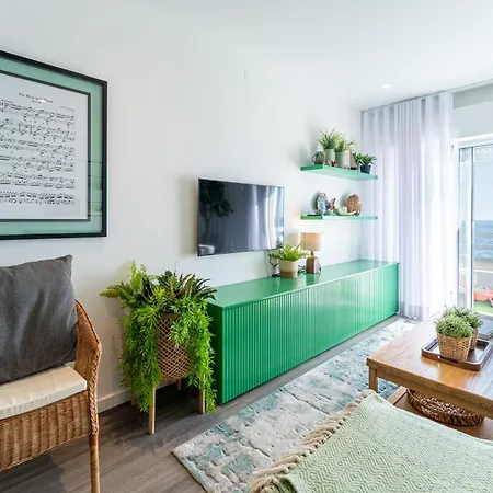 T2 Dina's Place * نازاريه