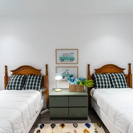 T2 Dina's Place アパート *