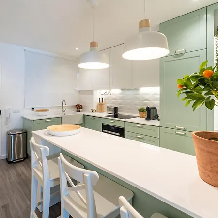 T2 Dina's Place アパート