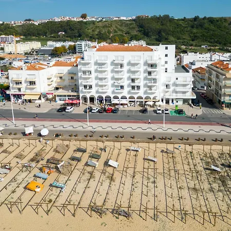 T2 Dina's Place アパート ナザレ