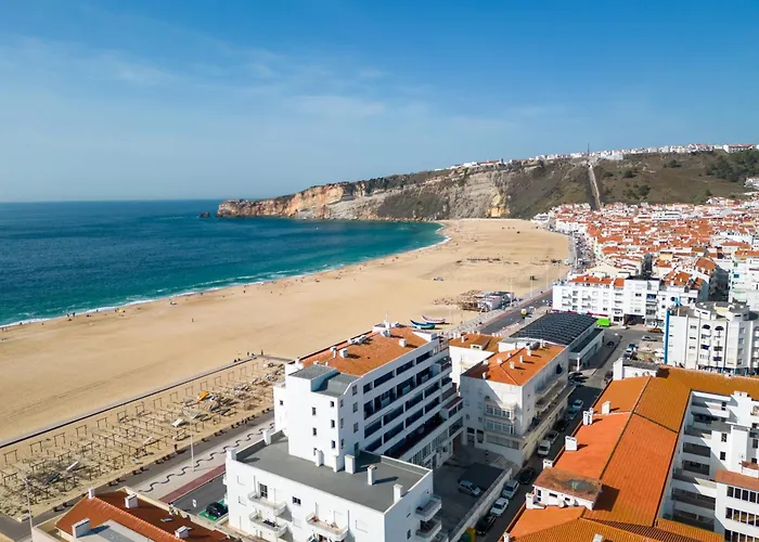 T2 Dina's Place Nazaré